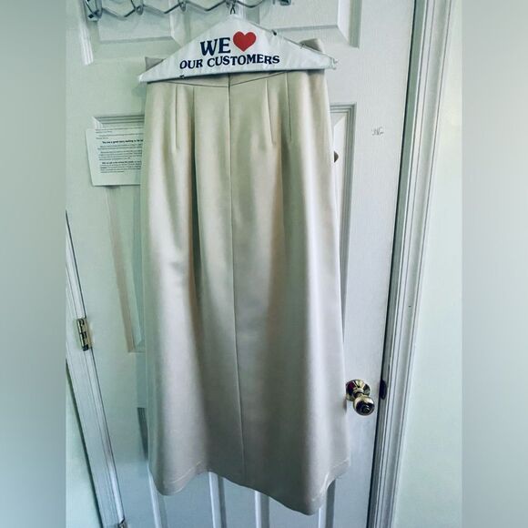Talbots Cream Suit - Blazer Skirt Combo - size 8 - Business casual - church wear - Picture 3 of 9